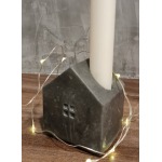 Beton gyertyatartó-házikó-gyertyával
